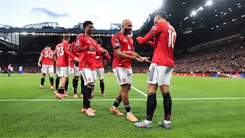 تشكيل مانشستر يونايتد ضد ليفربول في الدوري الإنجليزي.. من يقود الهجوم؟