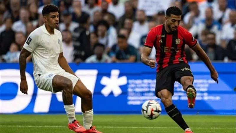 محمد عبد المنعم يغيب عن موجهة نيس أمام لانس في الدوري الفرنسي