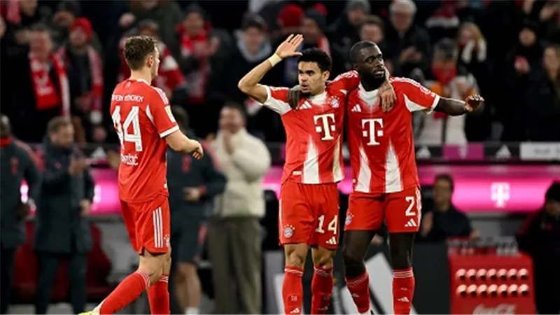 بايرن ميونخ يكتسح بريمن بثلاثية في الدوري الألماني 