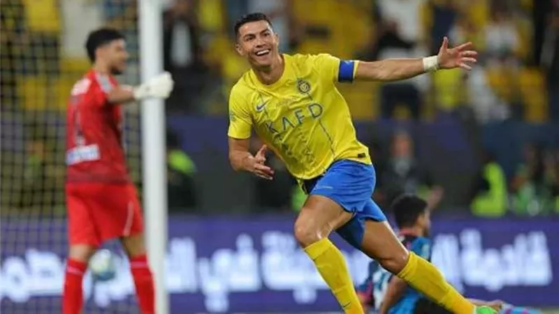 كريستيانو رونالدو يقود تشكيل النصر ضد الفتح في الدوري السعودي 2025-2026