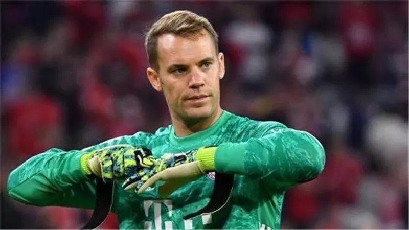 نوير يعلن طموحات بايرن ميونيخ: نريد الفوز بكل الألقاب والوصول إلى نهائي دوري الأبطال