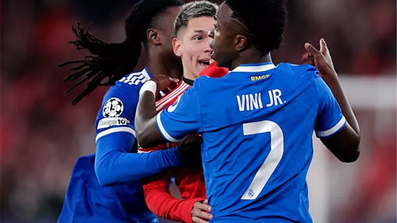 لاعب بنفيكا يرد على اتهامه بالعنصرية تجاه فينيسيوس: ما حدث سوء فهم