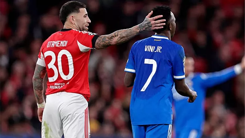 مستغلا ألقاب الأرجنتين.. مدافع بنفيكا يحاول استفزاز فينيسيوس في دوري أبطال أوروبا
