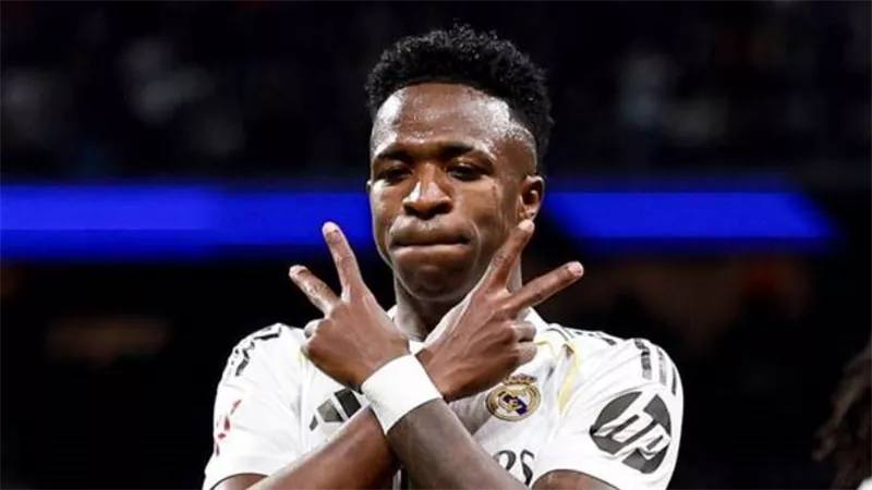 ريال مدريد يسلم يويفا الأدلة بشأن حادثة فينيسيوس ضد بنفيكا بدوري أبطال أوروبا