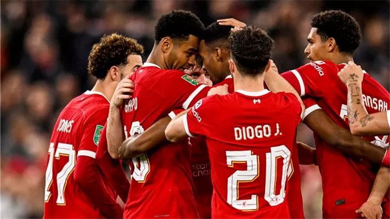 صيف ساخن في أنفيلد.. محمد صلاح على رأس قائمة الراحلين عن ليفربول