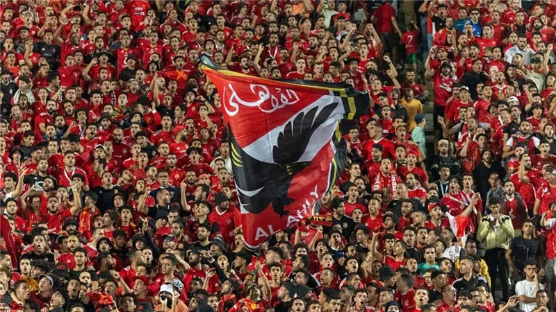 رحلات مجانية لنقل جماهير الأهلي إلى الإسكندرية لمؤازرة الفريق أمام سموحة