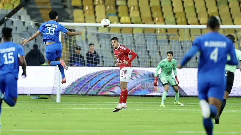 طبيب الأهلي يكشف تفاصيل إصابة ياسين مرعي مدافع الفريق