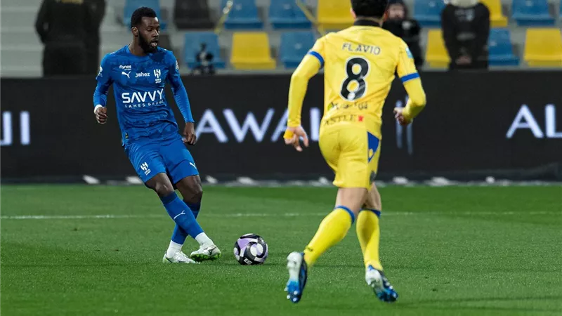 استمرار نزيف النقاط.. الهلال يتعادل مع التعاون 1-1 في الدوري السعودي