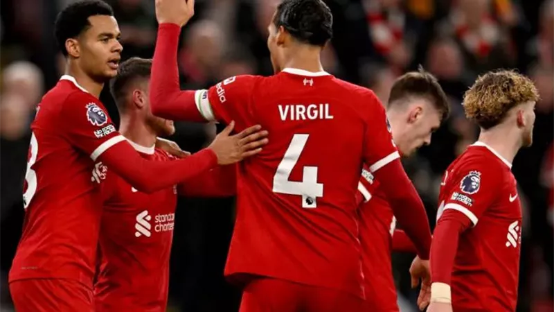 محمد صلاح يقود ليفربول لفوز ثمين على فولهام بثنائية في الدوري الإنجليزي