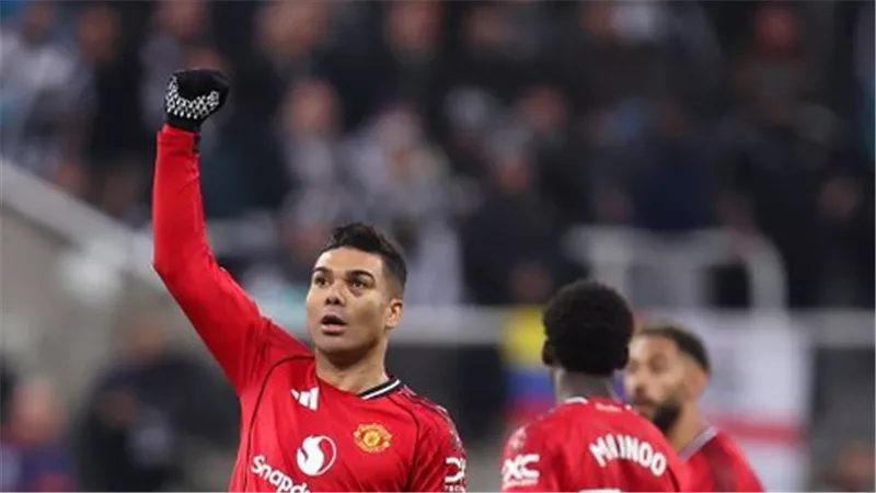 نجم مانشستر يونايتد على أعتاب اتحاد جدة 