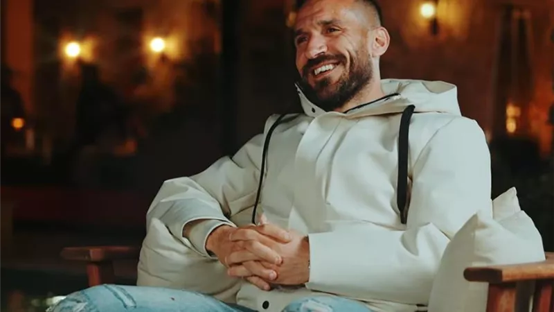 علي معلول: الشهرة في مصر مختلفة تمامًا.. والأهلي نادٍ أوروبي داخل إفريقيا