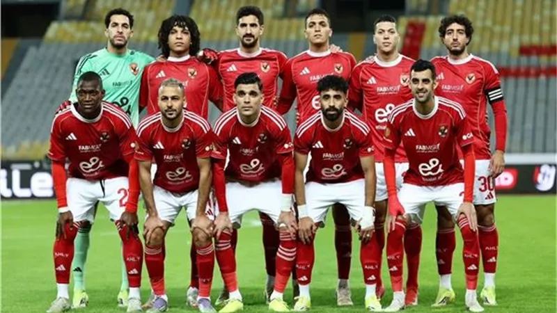 دون ترك أي بصمة.. الأهلي يفتح الباب أمام رحيله لاعب جديد نهاية الموسم