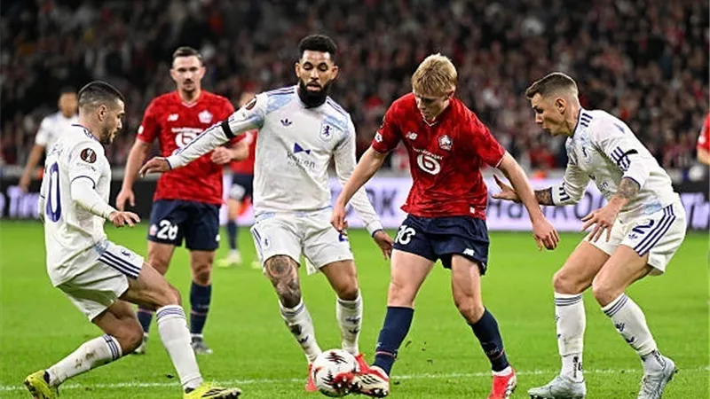 التشكيل الرسمي لمباراة أستون فيلا أمام ليل في الدوري الأوروبي