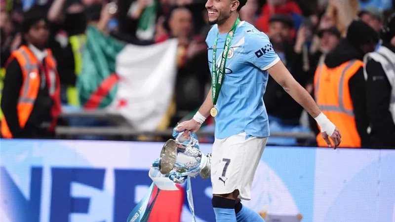 أول تعليق من عمر مرموش بعد تتويج مانشستر سيتي بكأس كاراباو على حساب آرسنال