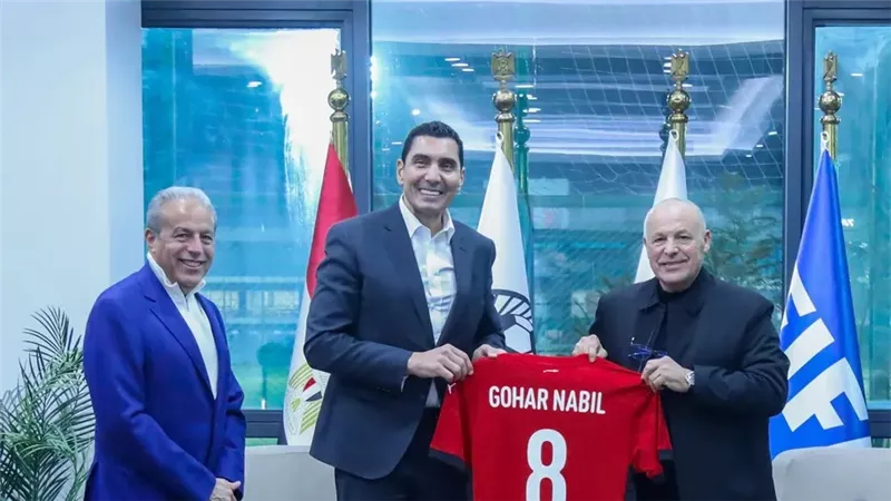 وزير الرياضة و أبو ريدة وأعضاء مجلس اتحاد الكرة يرافقون بعثة المنتخب
