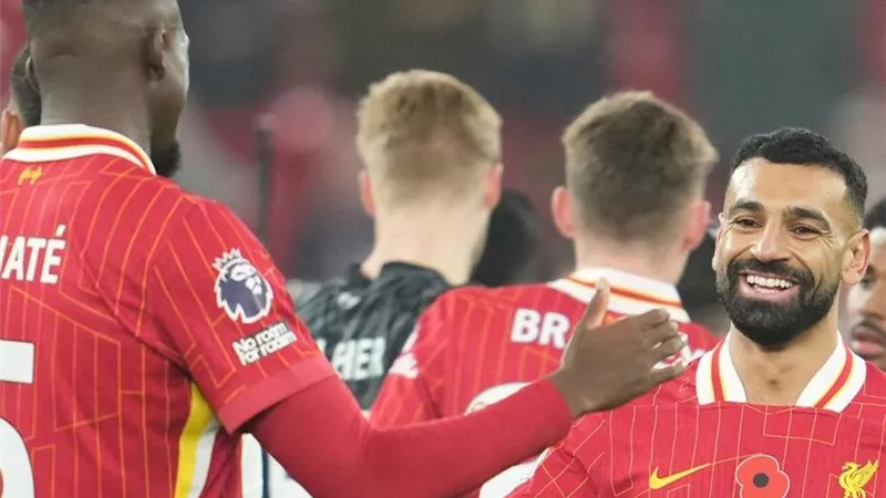 كوناتي يودّع محمد صلاح بعد قرار الرحيل عن ليفربول: الأفضل على الإطلاق