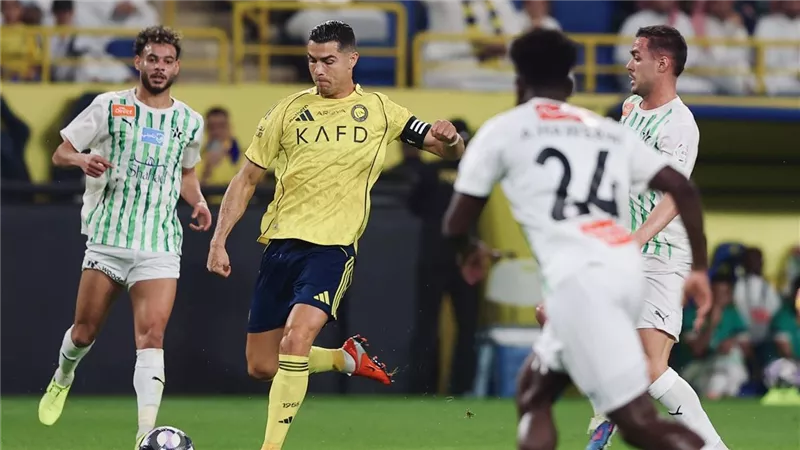 النصر يكتسح النجمة بخماسية ويحافظ على صدارة الدوري السعودي.. فيديو