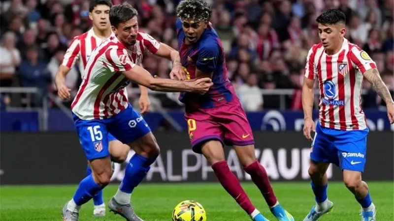 برشلونة يحسم قمة أتلتيكو مدريد بهدف قاتل ويواصل صدارة الدوري الإسباني