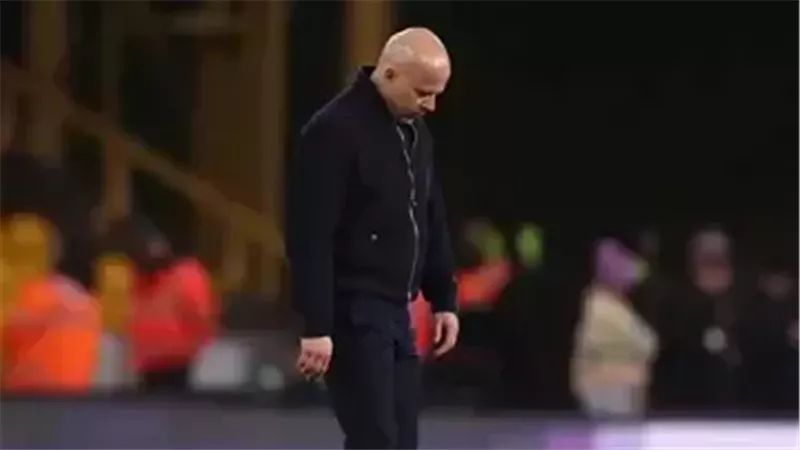 كاراجر يحذر سلوت بسبب محمد صلاح: لا يملك رفاهية استبعاده في وداع أنفيلد