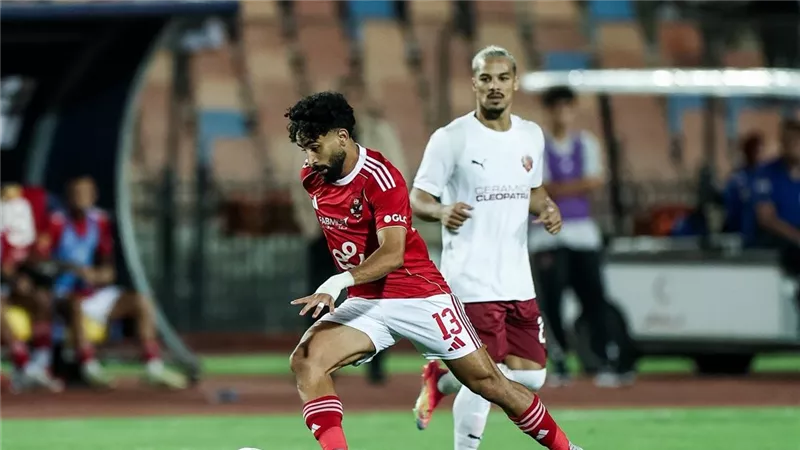 الأهلي يطالب بسماع المحادثة بين حكم الساحة والـ«VAR».. والتحقيق في تعيين الحكم «وفا» وقراراته التعسفية
