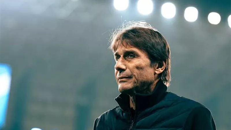 كونتي يحسم الجدل: مستمر مع نابولي ولم أوافق على تدريب منتخب إيطاليا