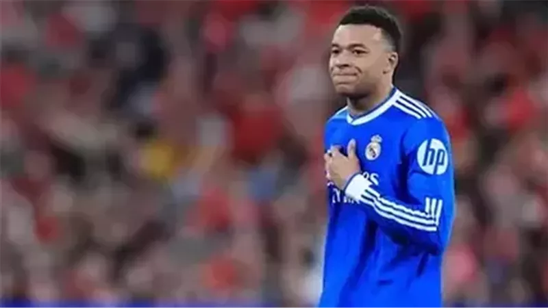 أسطورة ريال مدريد يوجه رسالة قوية لكيليان مبابي: عليه تغيير سلوكه
