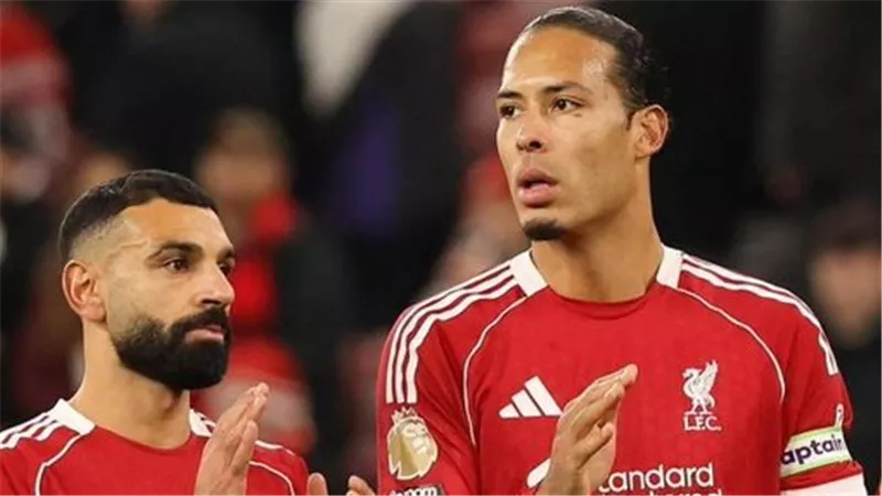 فان دايك يكشف مدى تأثير غياب محمد صلاح عن ليفربول أمام مانشستر يونايتد