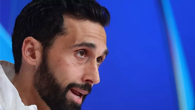 أربيلوا: لست قلقًا على مستقبلي.. وكامافينجا متألم بعد مباراة بايرن ميونخ