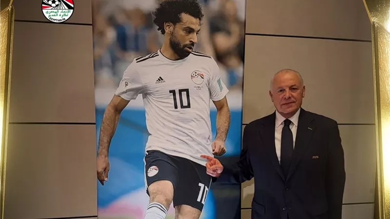هاني أبو ريدة يتابع حالة محمد صلاح ويؤكد جاهزيته المرتقبة لكأس العالم