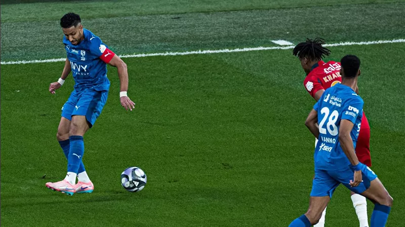 الهلال يحقق فوزا صعبا على ضمك 1-0 في الدوري السعودي