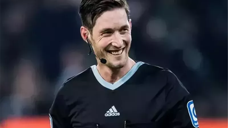 كل ماتريد معرفته عن ماتياس يولنبيك حكم مباراة الأهلي والزمالك في الدوري المصري 