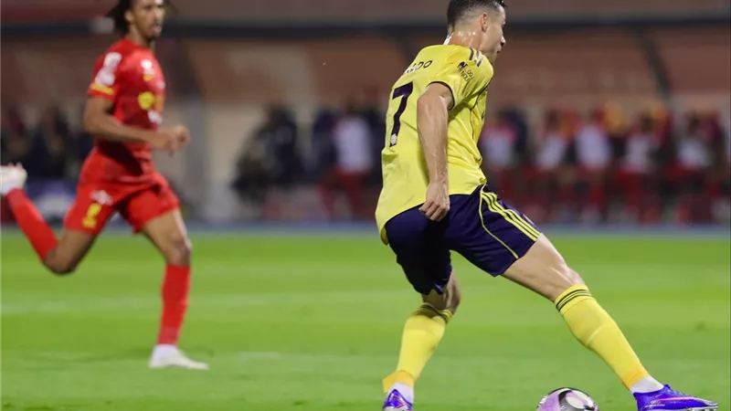 النصر يسقط في فخ القادسية بالدوري السعودي