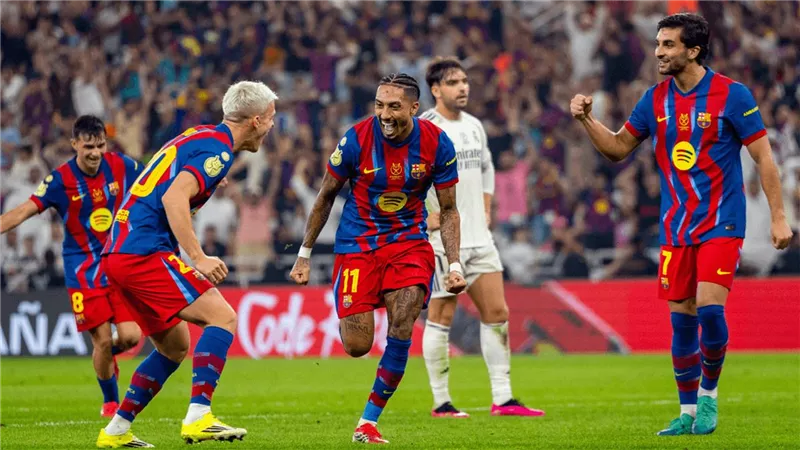 عودة رافينيا وغياب يامال.. فليك يعلن قائمة برشلونة لمواجهة ريال مدريد في الكلاسيكو