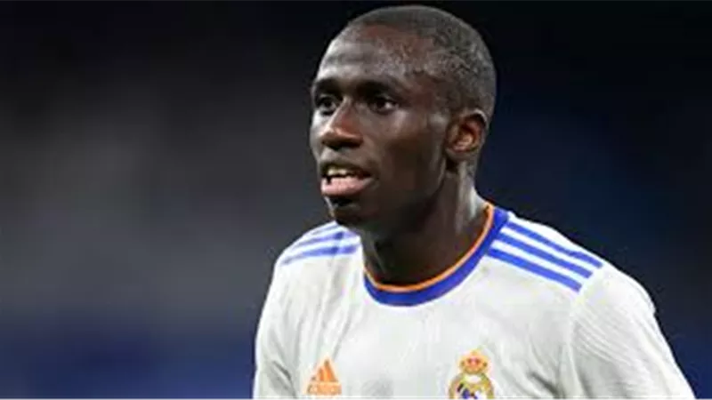 رسميا.. ريال مدريد يعلن خضوع ميندي لجراحة ناجحة