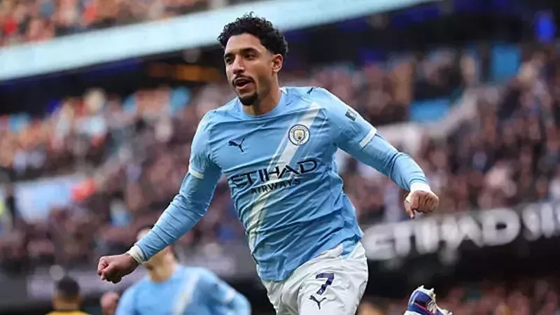 نجم السنغال يهدد مكان عمر مرموش في مانشستر سيتي