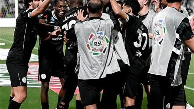 الشباب يهزم الاتحاد بثلاثية مثيرة في الدوري السعودي