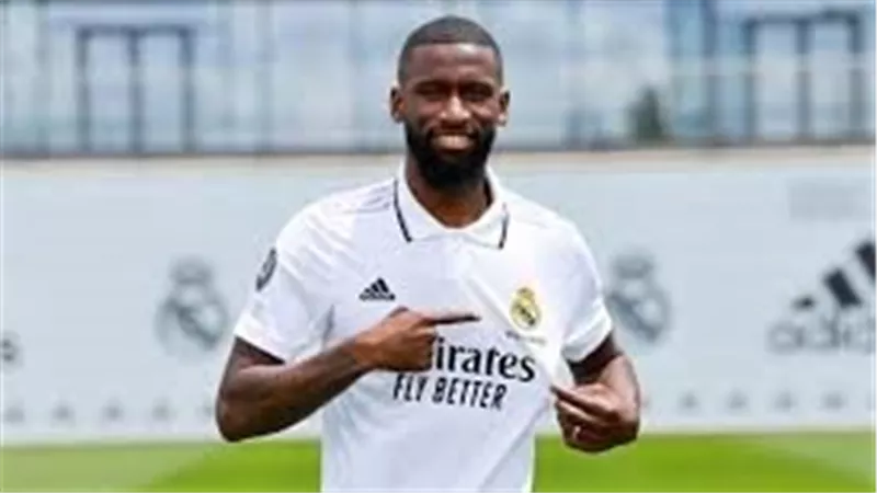 تقارير: روديجير يوافق على تجديد عقده مع ريال مدريد
