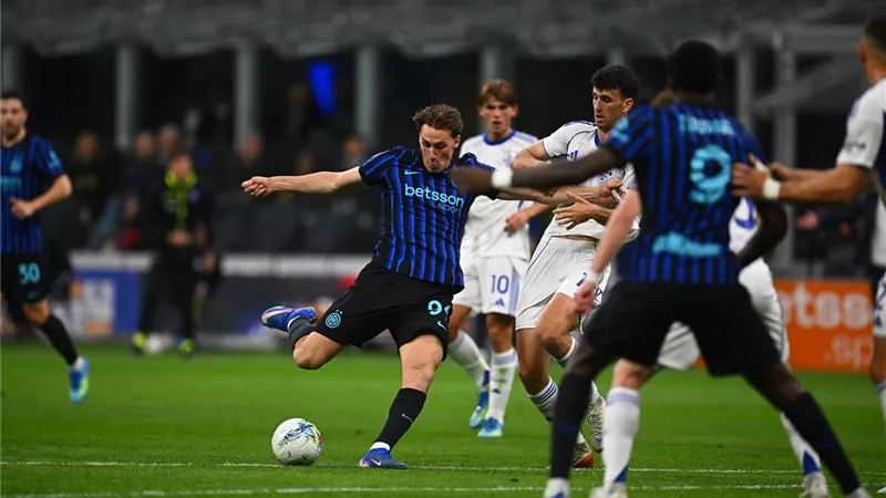 إنتر ميلان يتأهل إلى نهائى كأس إيطاليا بعد الفوز على كومو 3-2