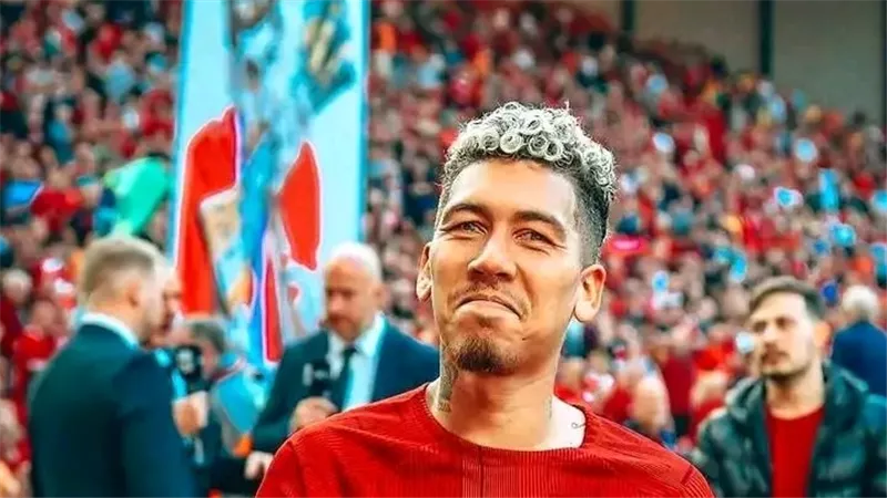 فيرمنيو عن محمد صلاح: صنع تاريخ مع ليفربول.. وشرف لي اللعب معه