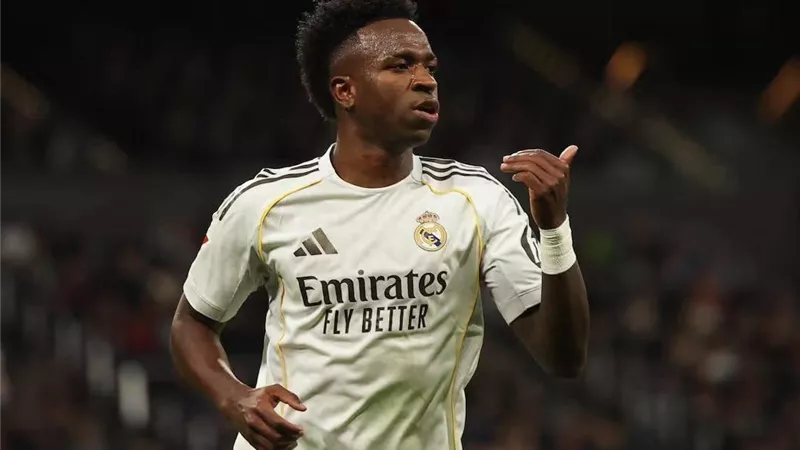 تقارير: ريال مدريد يرفض مطالب فينيسيوس المالية لتجديد العقد
