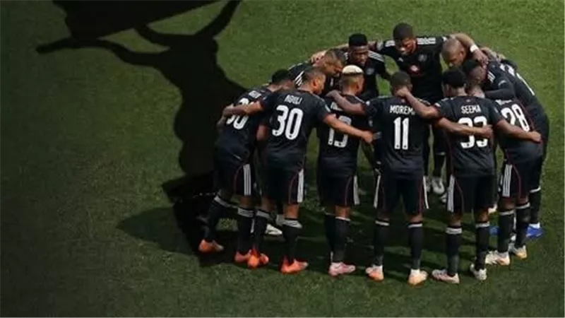 بعد غياب 14 عام.. أورلاندو بايرتس يحقق لقب دوري جنوب أفريقيا
