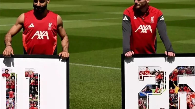 وداع مؤثر لمحمد صلاح وروبرتسون في مران ليفربول الأخير قبل الرحيل