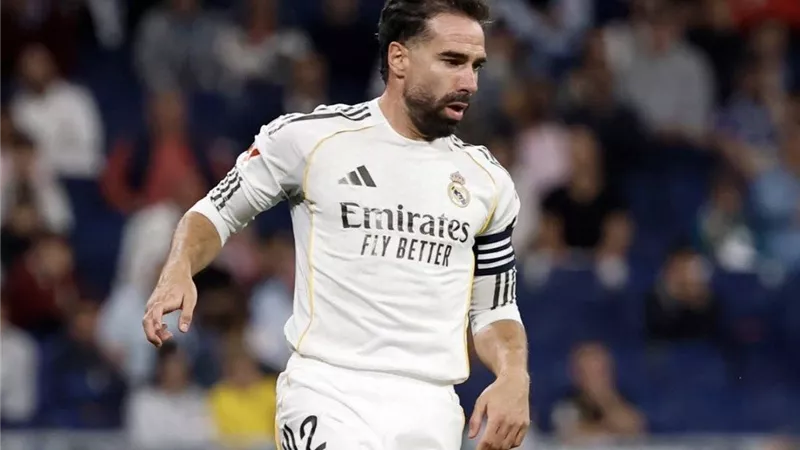 كارفاخال يحسم موقفه من الاعتزال بعد الرحيل عن ريال مدريد