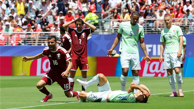 أول نقطة في تاريخ العنابي..  منتخب قطر يتعادل مع سويسرا في كأس العالم 