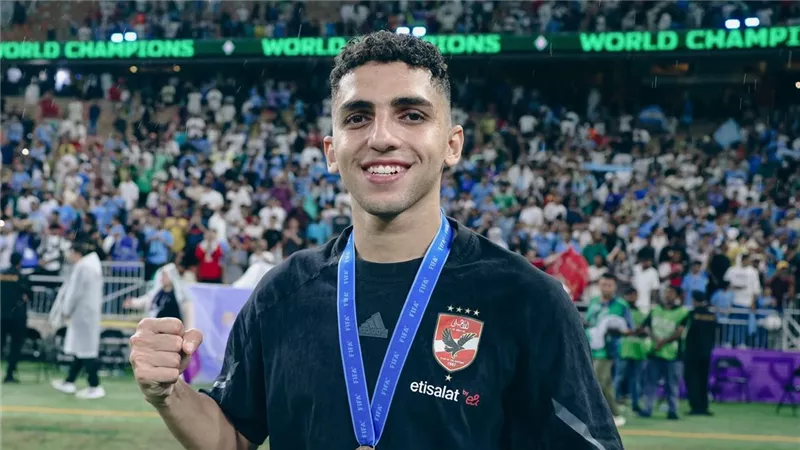 إصابة أحمد نبيل كوكا تثير القلق في الأهلي.. فحص طبي يحسم موقفه