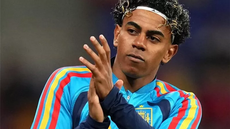 لاعب الرأس الأخضر: إسبانيا مرشحة للفوز بالمونديال.. ولا نخشى مواجهة لامين يامال