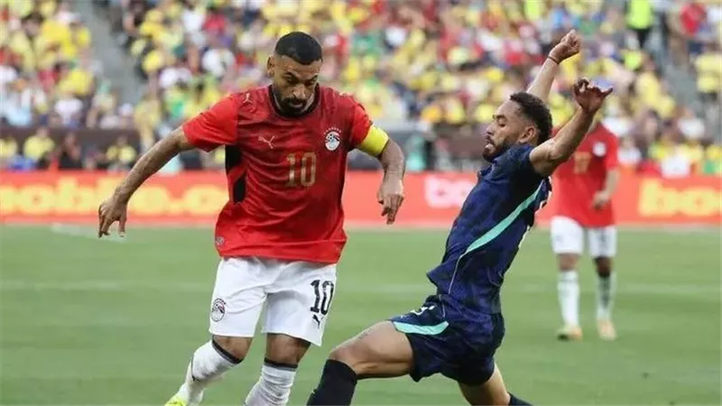إنفانتينو يهنئ محمد صلاح بعيد ميلاده ويشيد بدوره في إنجاح مونديال 2026