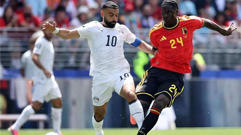 كواليس استبدال محمد صلاح أمام بلجيكا وتفاصيل حديثه مع حسام حسن