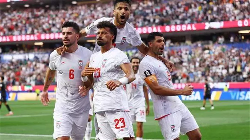 منافس مصر.. إيران تنهي أزمة تأشيرة نجم الفريق في كأس العالم 2026
