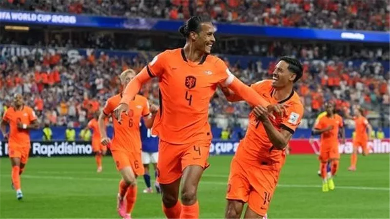 فان دايك يحذر دفاع هولندا مع ثلاثي المغرب قبل مواجهة كأس العالم